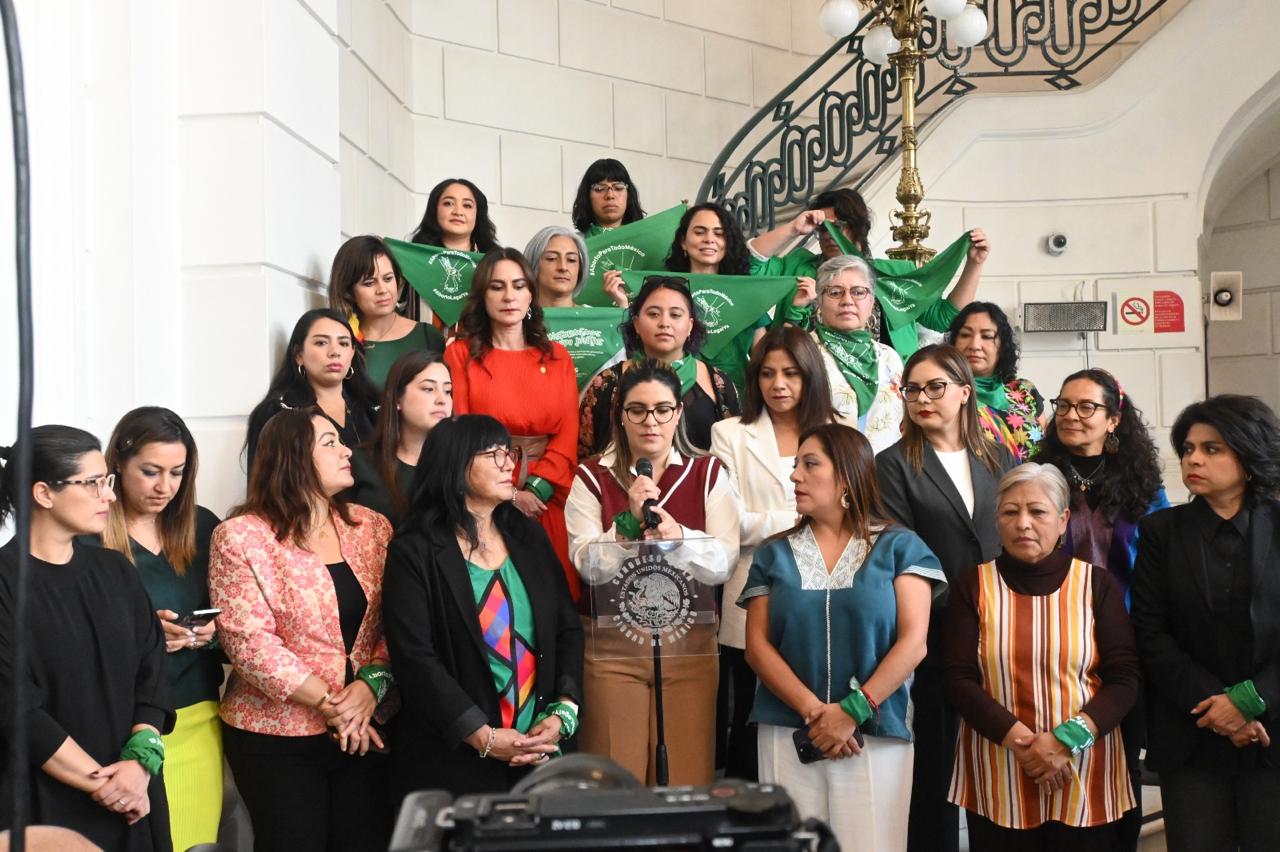 Ciudad de México. Fuera aborto del Código Penal